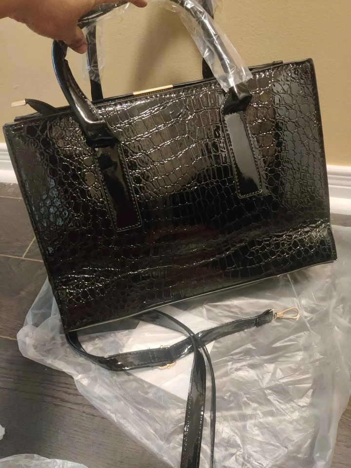 Brand new black crocodile pattern hand bag for women - photo 5