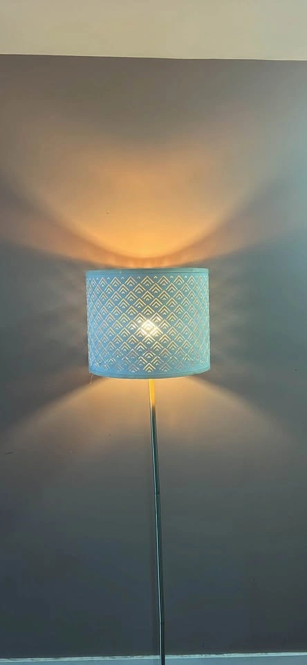 White Geometric Cut-Out Floor Lamp with Silver Pole - photo 3