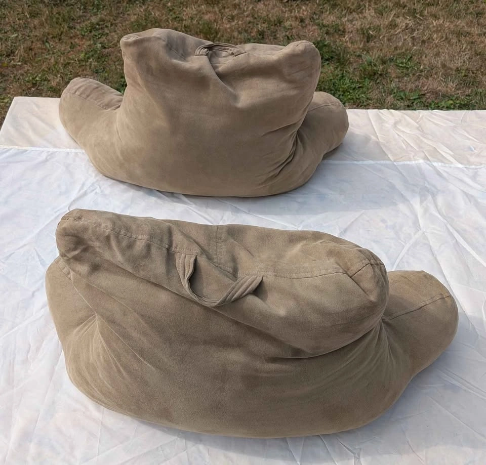 Matching pair of back rest/lounge cushions - photo 2