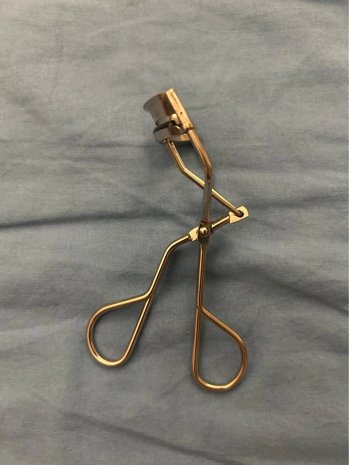 Shu Uemura Eyelash Curler - photo 2