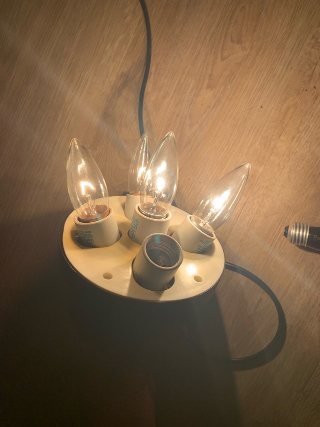 Multiple bulb light