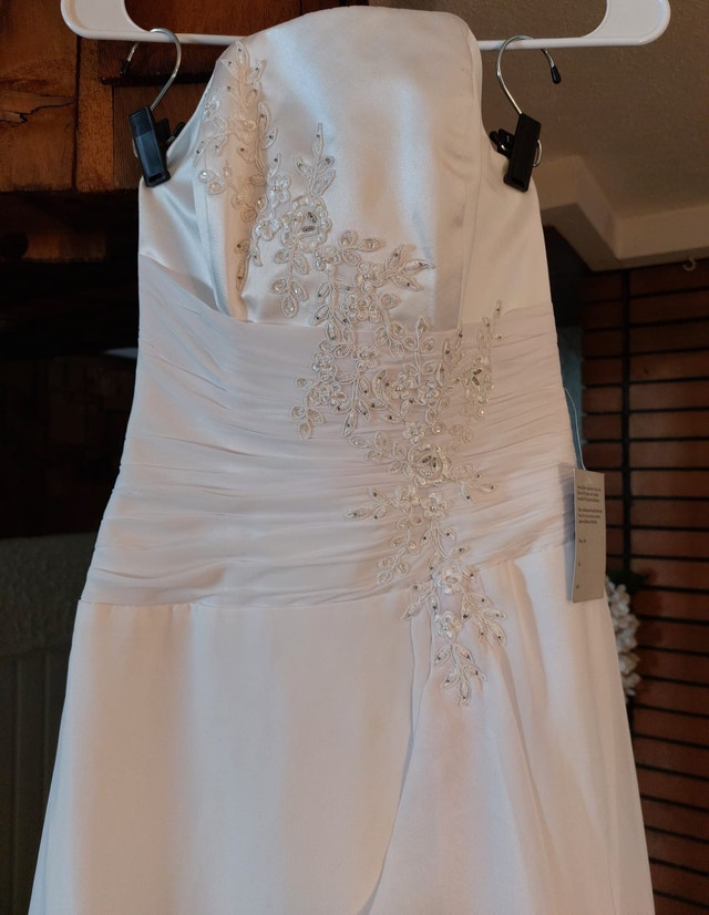 White Strapless Wedding Dress - photo 3