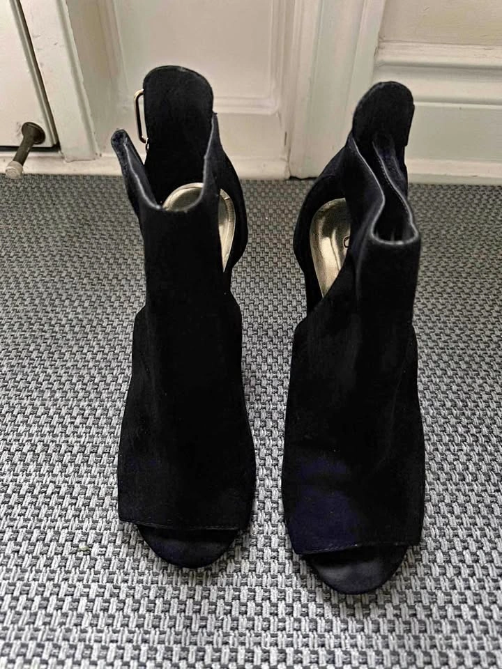 Guess Peep Toe Heel Bootie