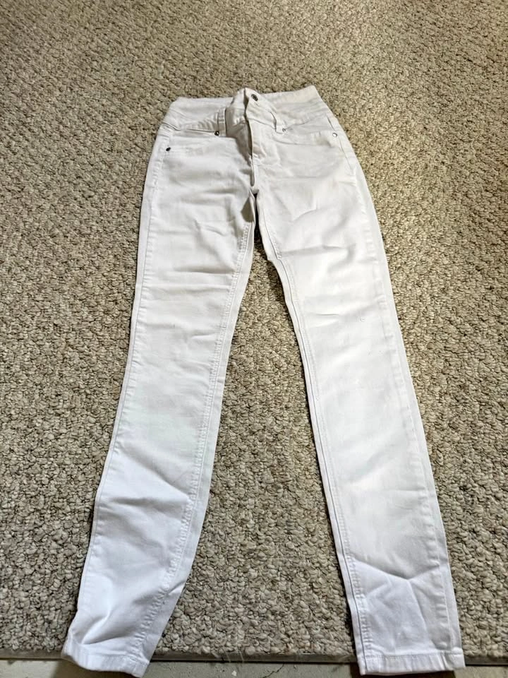 Guess High Waisted White Jean