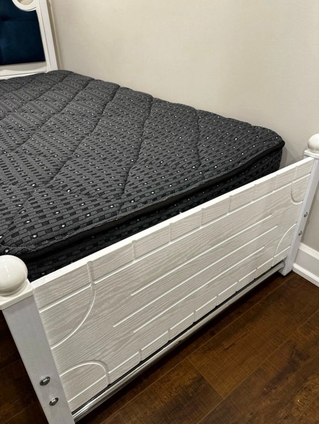 Move out sale - Brand new bed frame and mattress - photo 4
