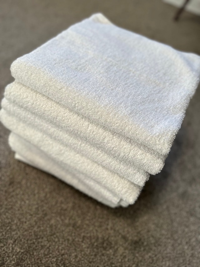 8 Bath Towels (24x52) - White