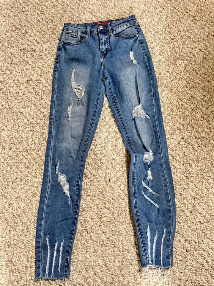 Guess Ripped Skinny Jeans