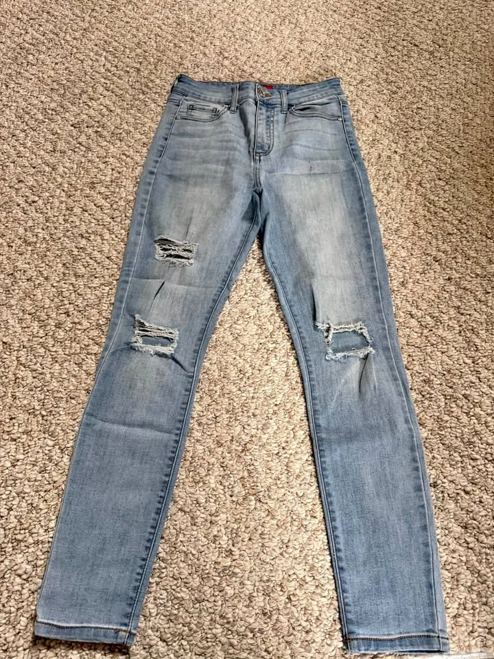 Guess Ripped Jeans - Size 27