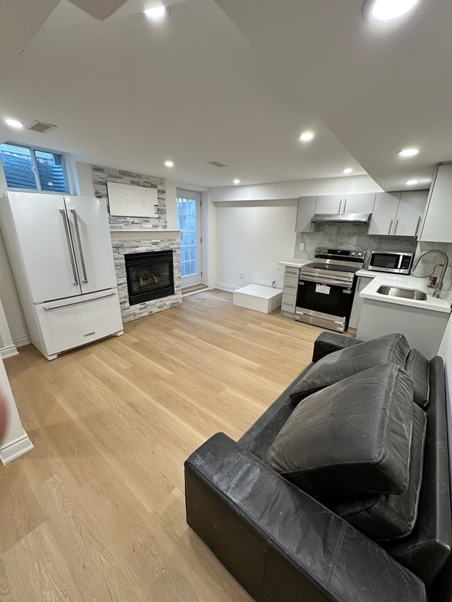 2 Room Basement for Rent in Churchill Meadows, Mississauga