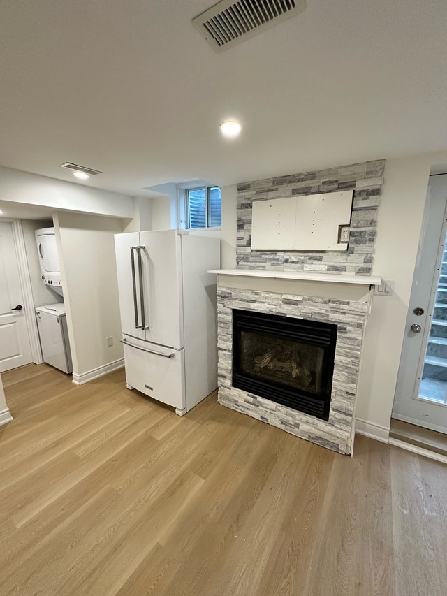 2 Room Basement for Rent in Churchill Meadows, Mississauga - photo 4