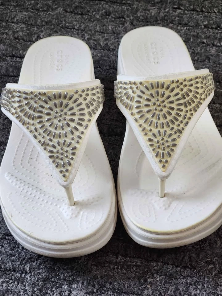 Crocs Monterey Diamante flip flo/Thong White Sandal Size 7 - photo 2