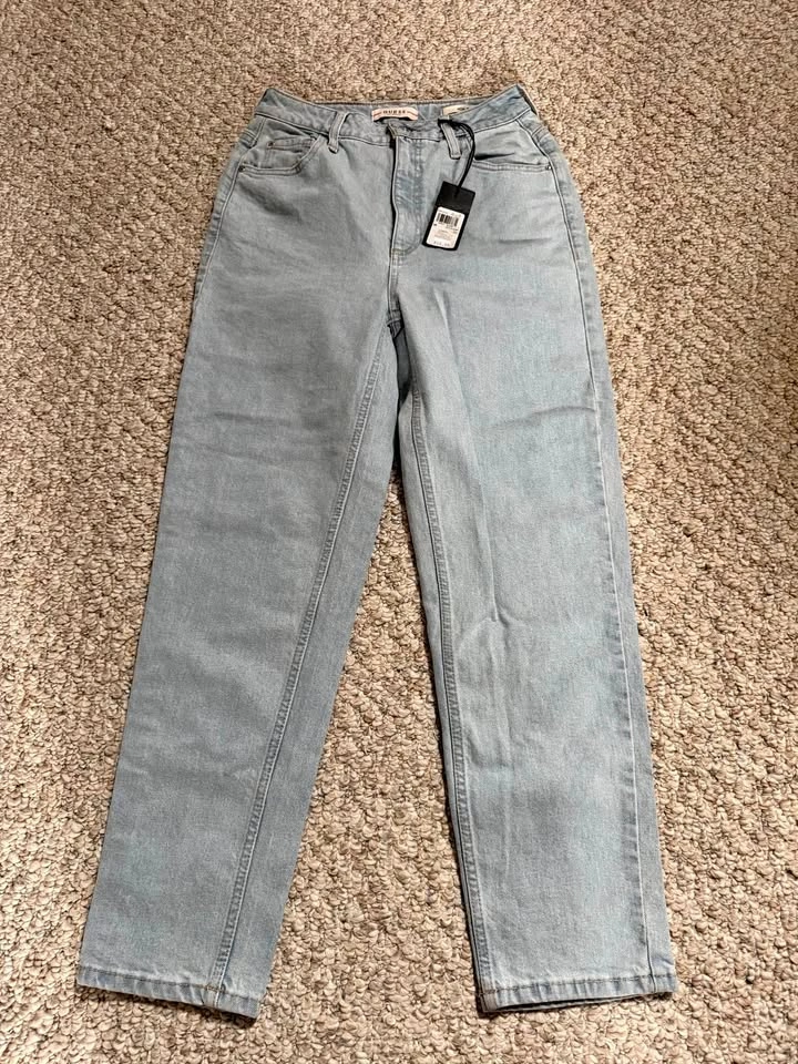 Guess Retail Mom Jean