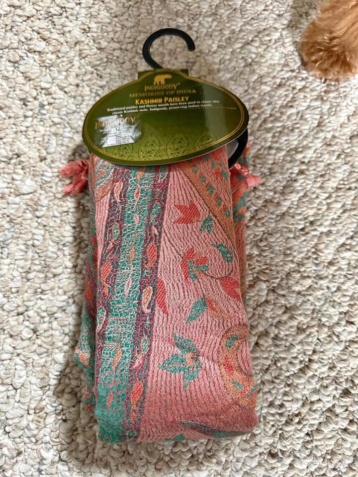 Long rectangular scarf