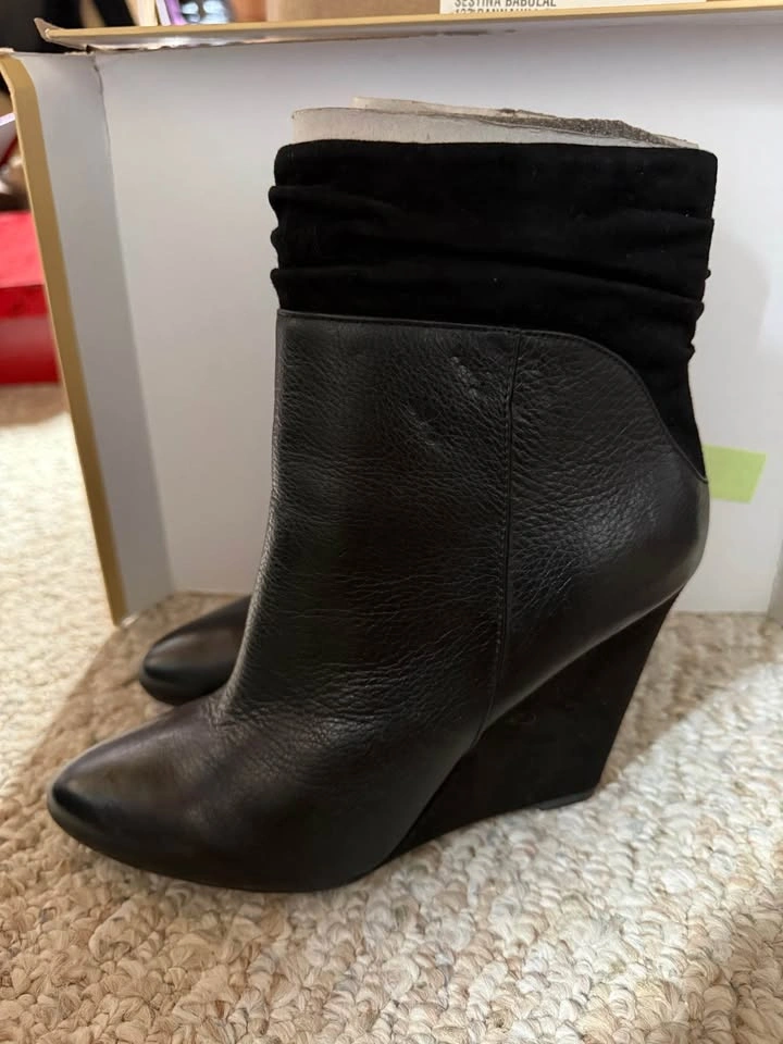 Guess Leather and Suede Heel Booties - photo 2