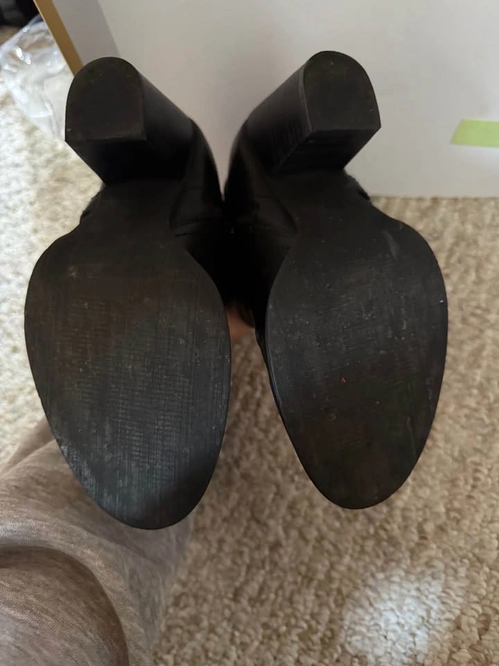Guess Heel Leather Booties - photo 3