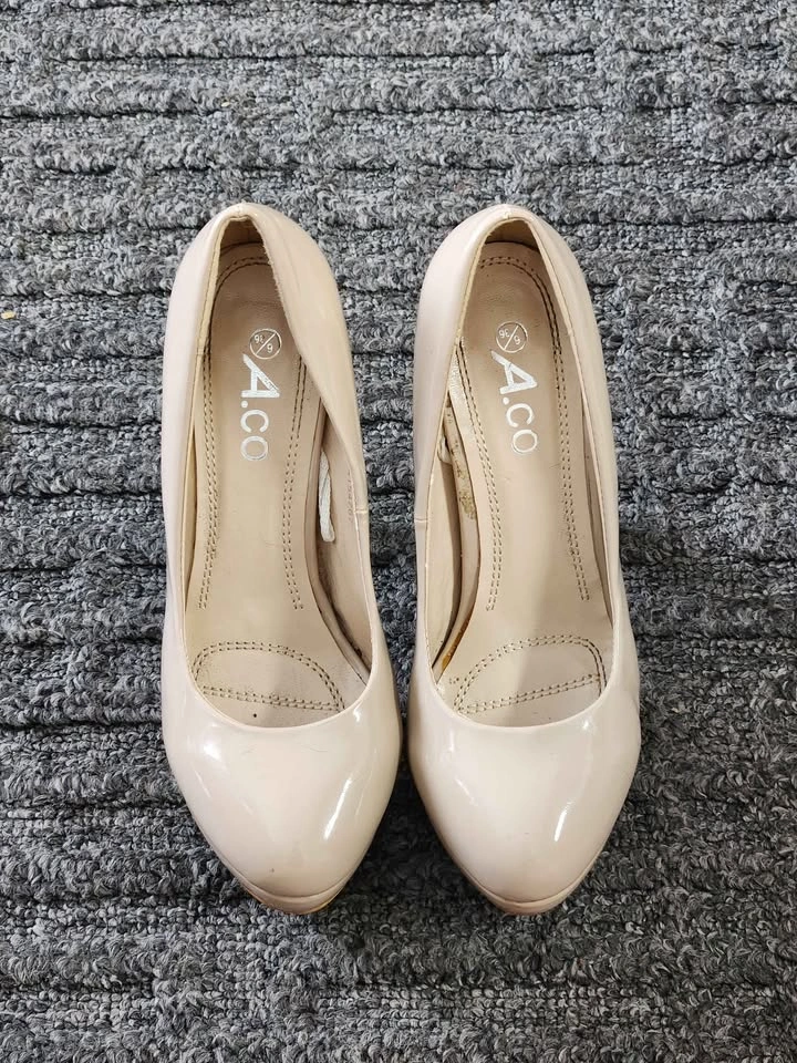 Beige/nude Pump Shoes size 6 - photo 3