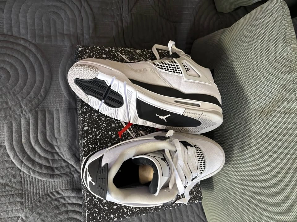 Jordan 4 Military Black - photo 3