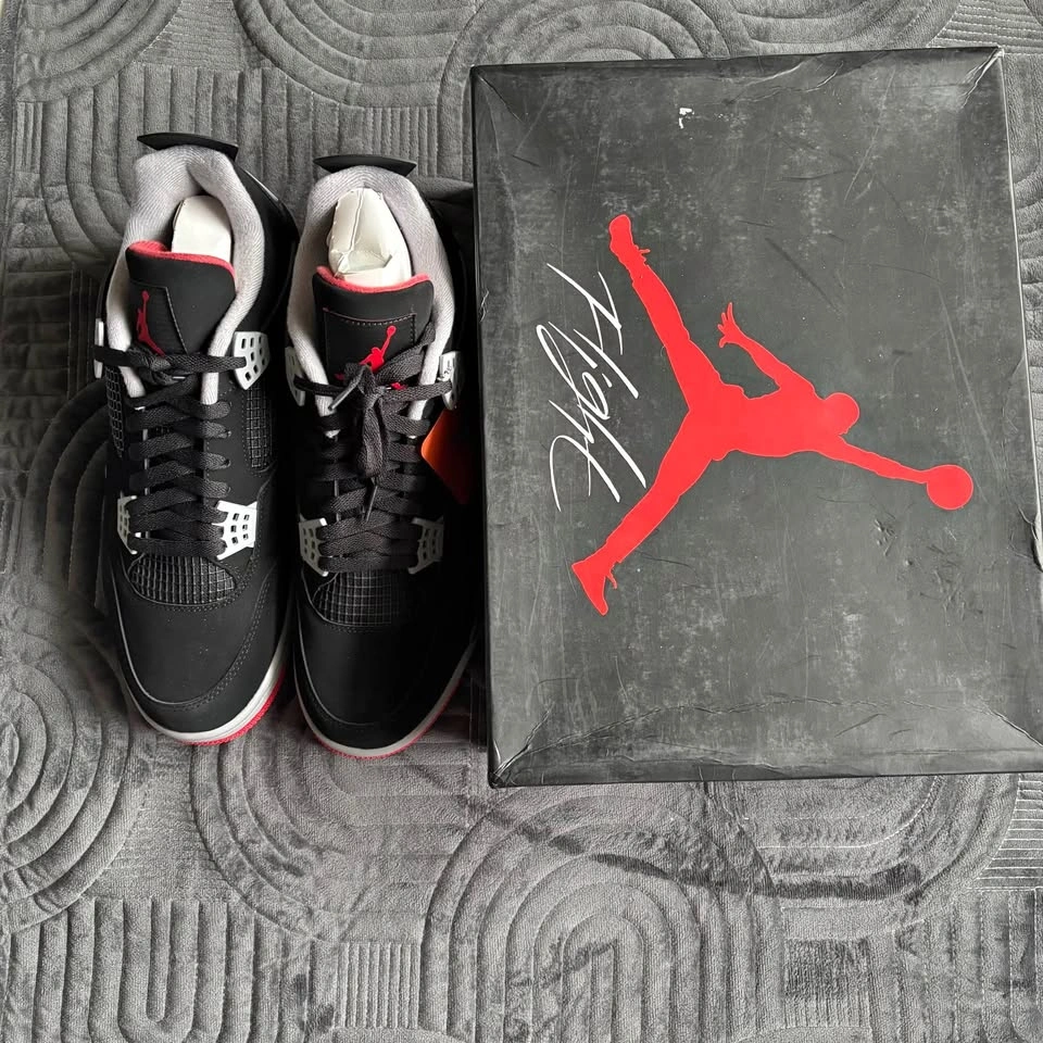 Jordan 4 Bred