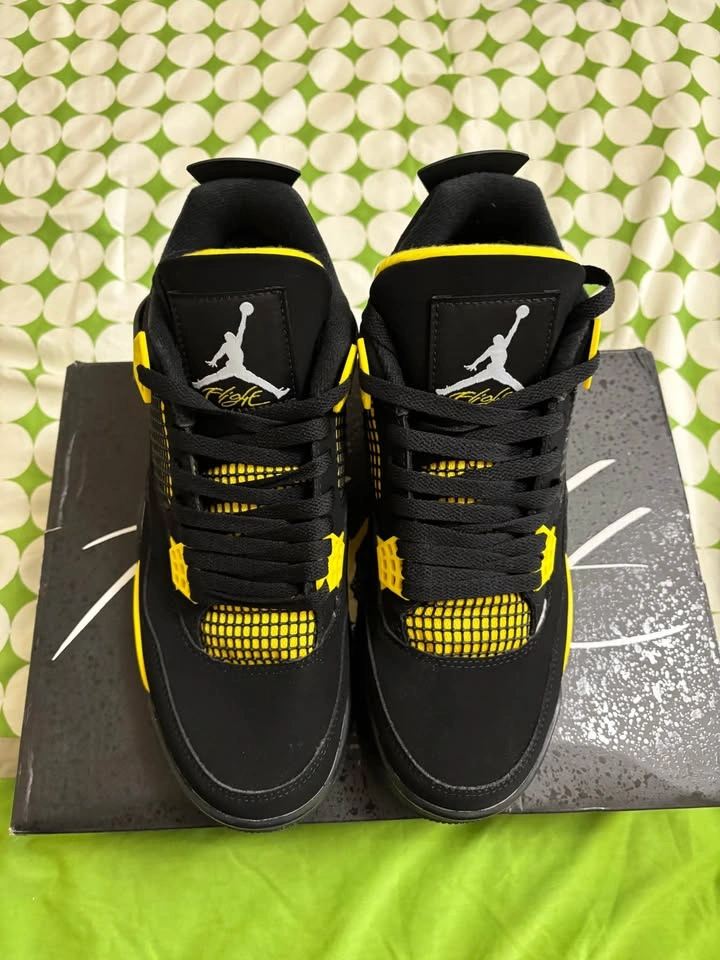 Jordan 4 Yellow Thunders - photo 2