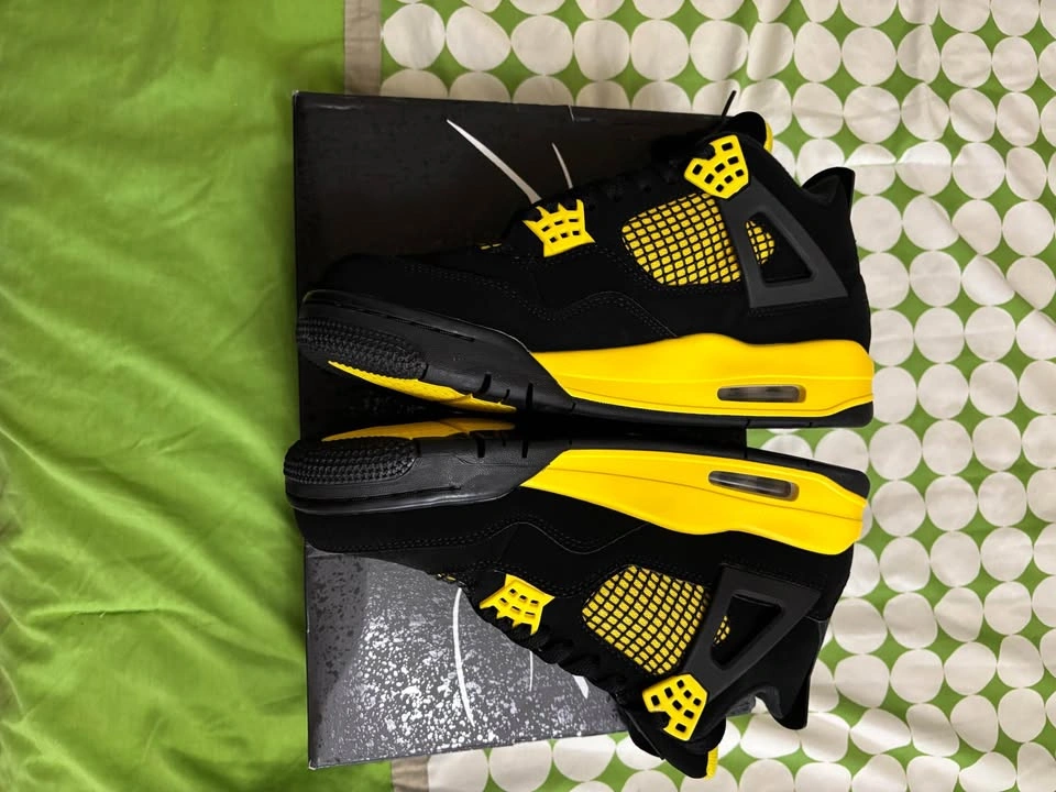 Jordan 4 Yellow Thunders - photo 3