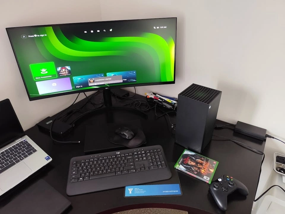 Xbox Series X 1TB w/ games - photo 3