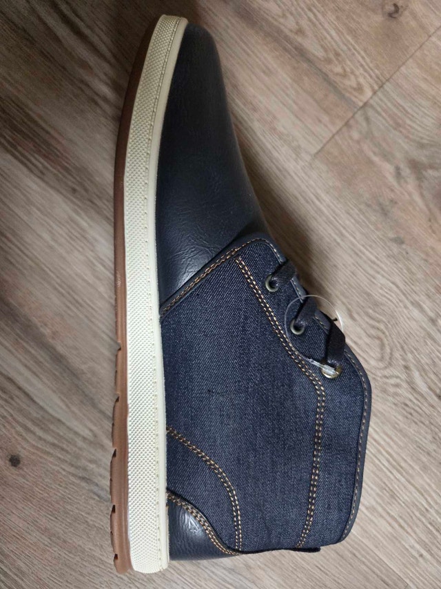 Men's Levi's Shoes (Brand New, Size 10.5) - photo 4