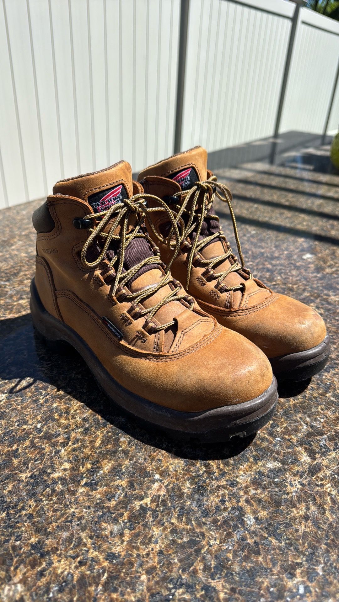 Ladies Red Wing Steel Tip Light Weight Shoe Boots 7.5 - photo 2