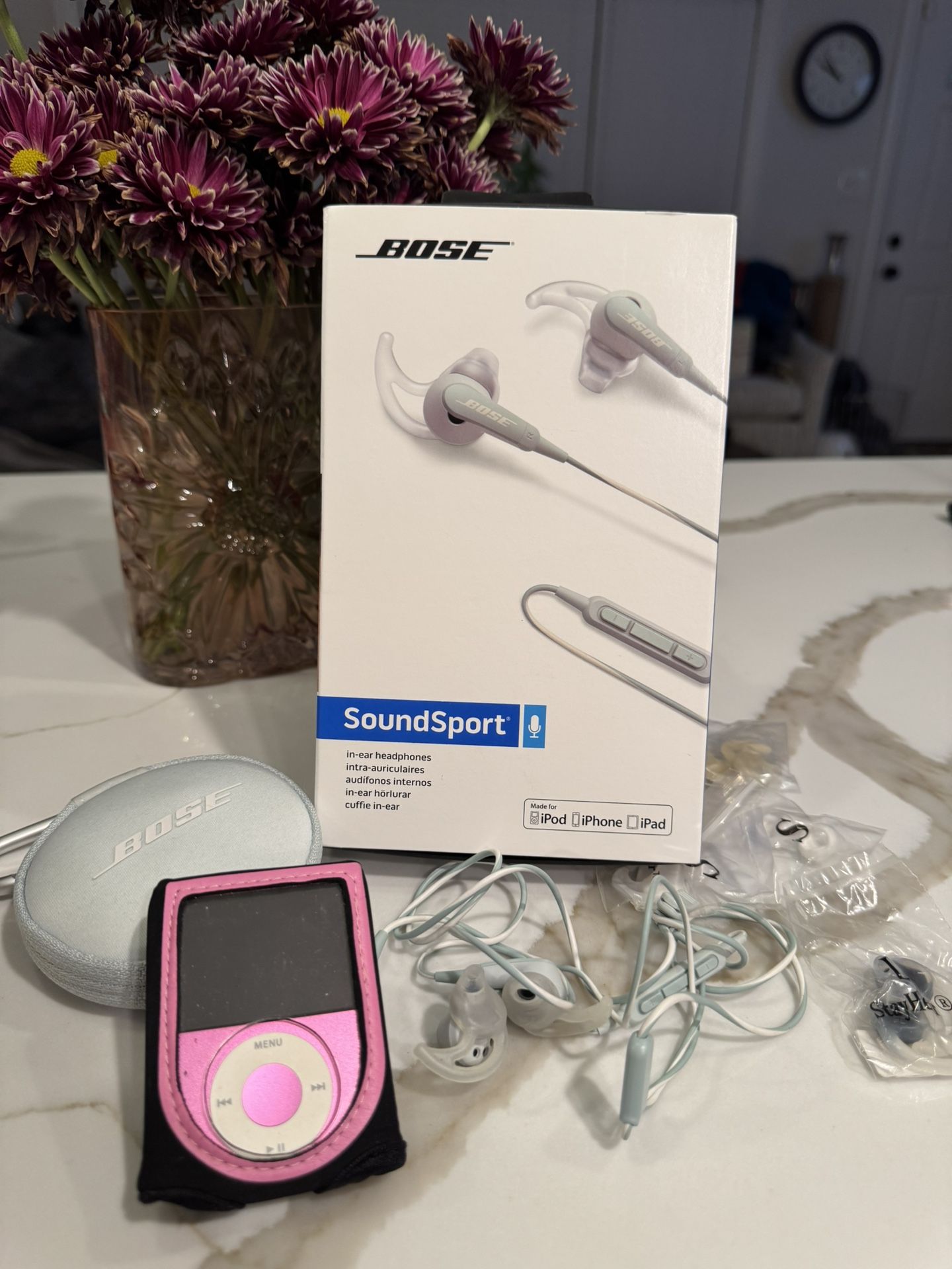 Bose SoundSport Headphones & 8GB iPod Nano MP3 Player