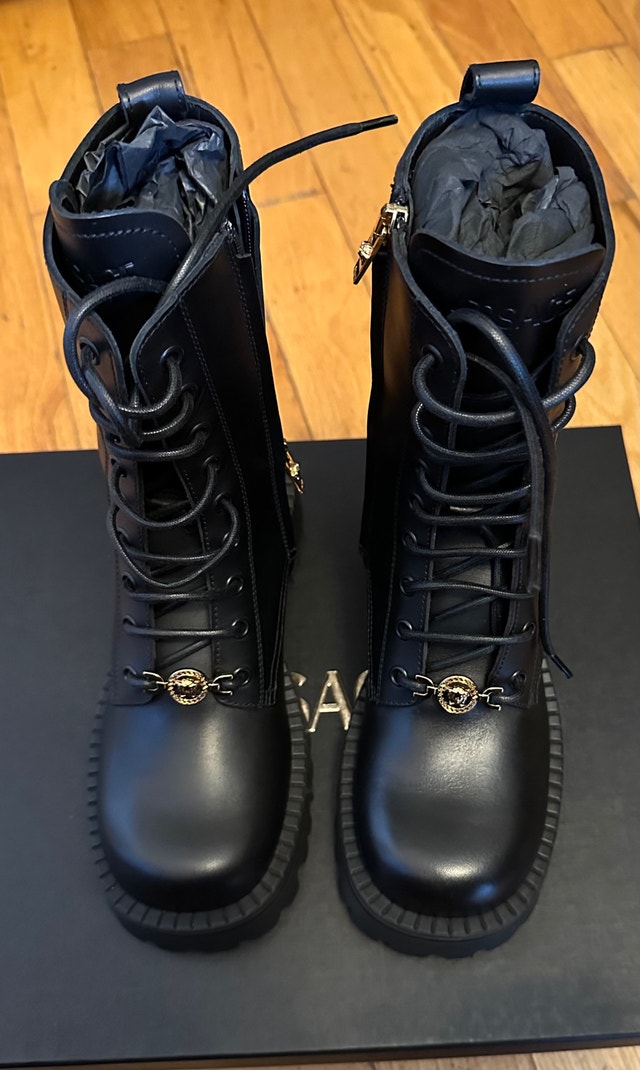 VERSACE Vegabond Leather Lace-Up Boots - Size 6