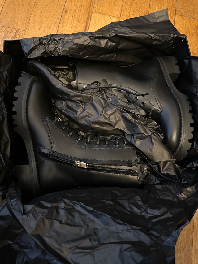 VERSACE Vegabond Leather Lace-Up Boots - Size 6 - photo 5