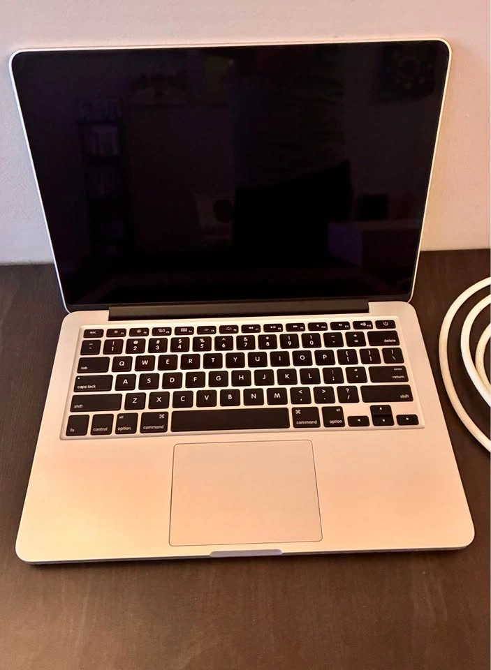 MacBook Pro intel early 2015 BROKEN (for parts or repair) w/ cha - photo 2