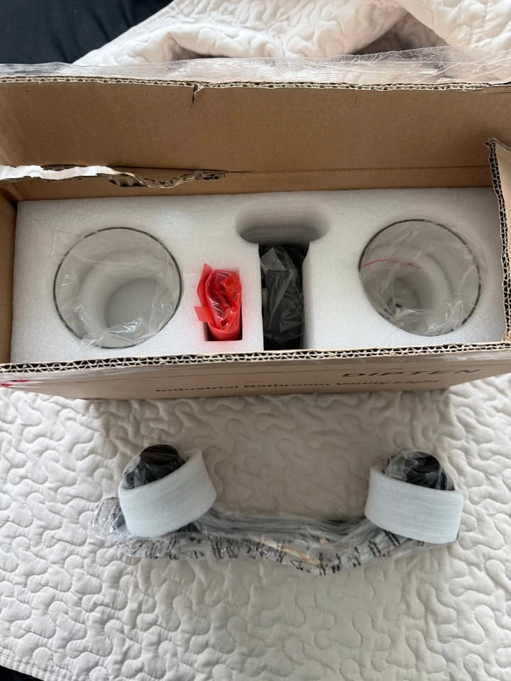 Bathroom Vanity Light with Sensor - photo 3