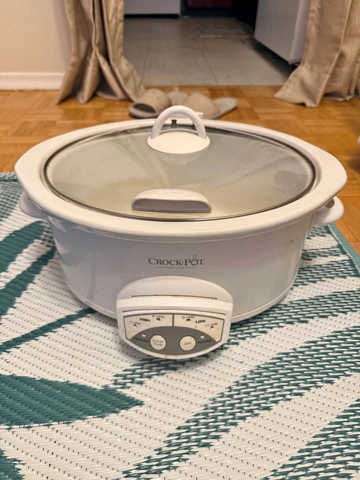 Crock pot cooker