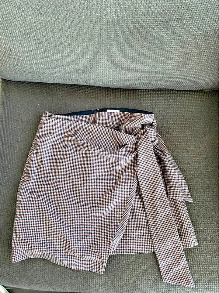 Aritzia/Wilfred Size Small Fall Wrap Skirt