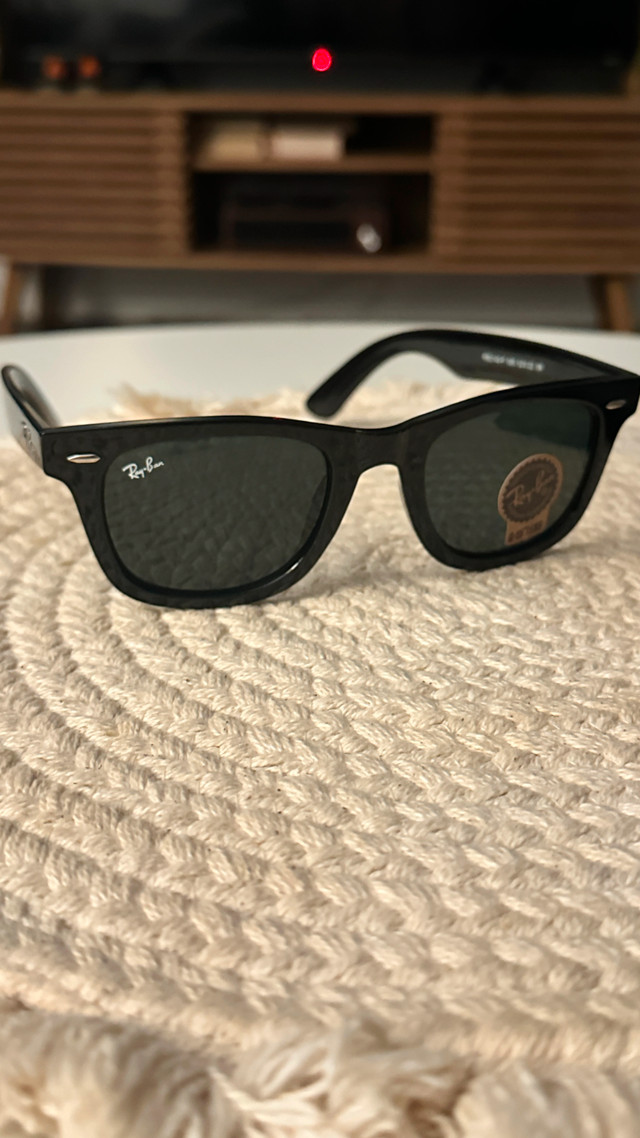 Ray Ban Medium Sunglasses -- Never Used - photo 2