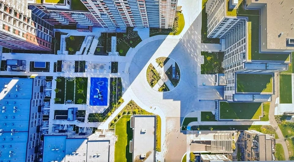 3 Beds 2 Baths - Apartment