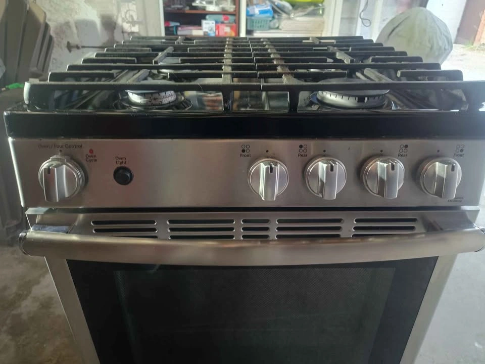 GE Gas Stove - photo 5