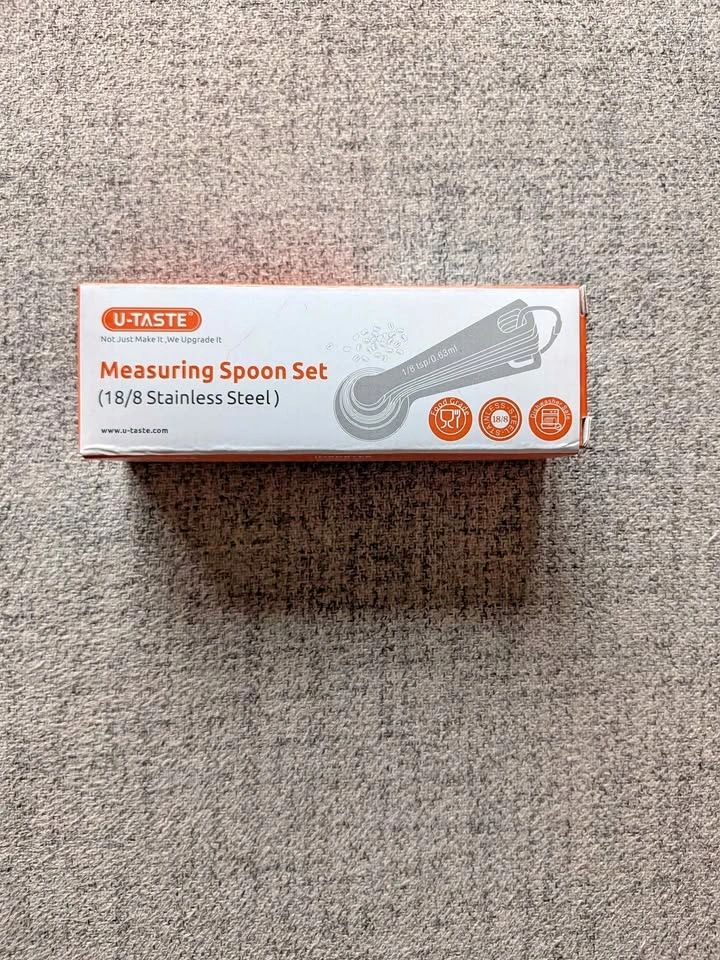 New in box measuring spoon set
