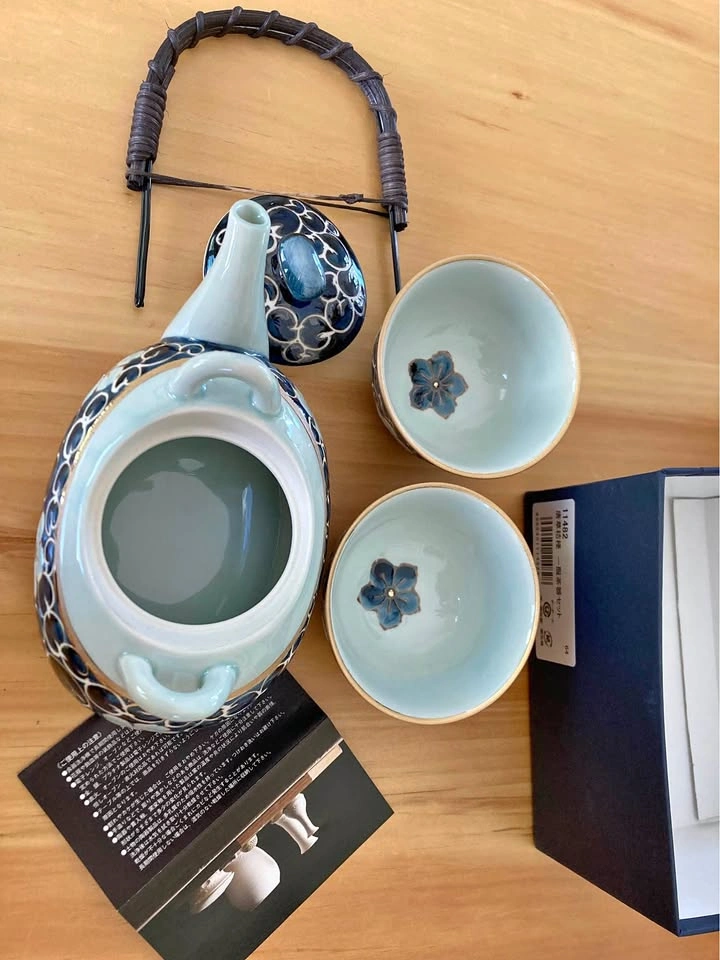 Japanese Tea Pot & Cups Set - Saikai Pottery