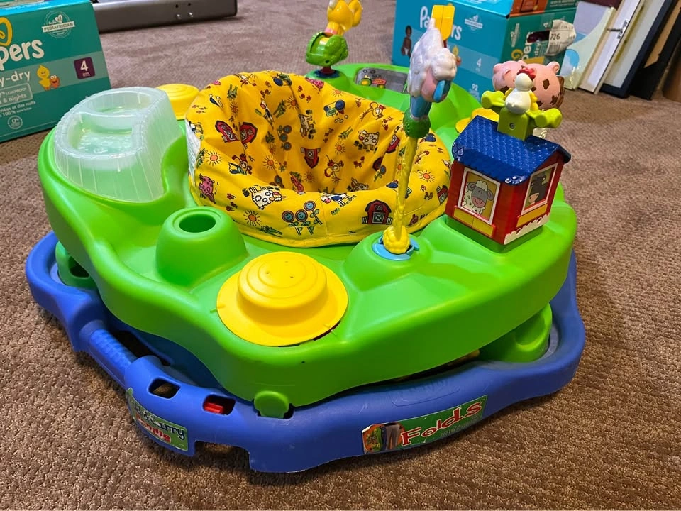 Folding Evenflo Exersaucer - farm theme - photo 4