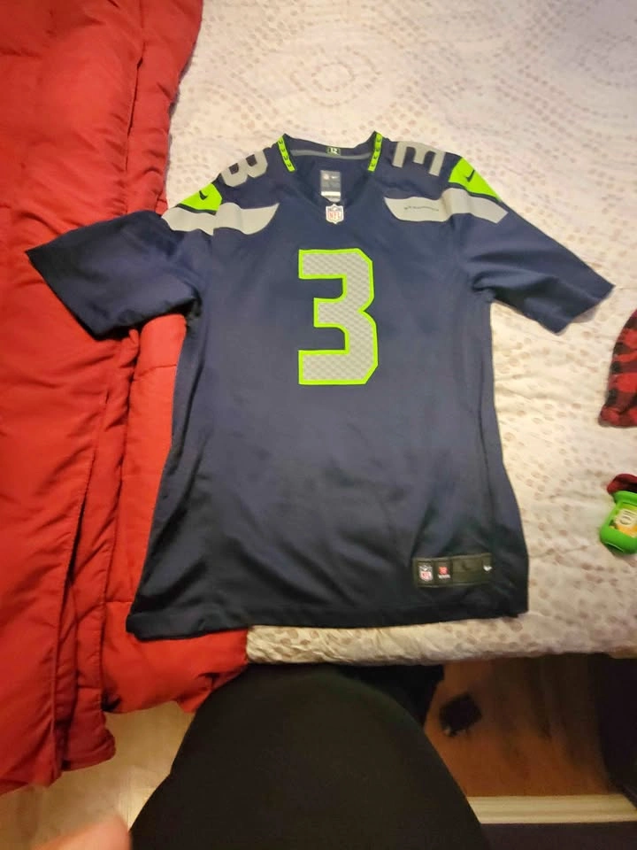 Size Large Seahawks Jersey