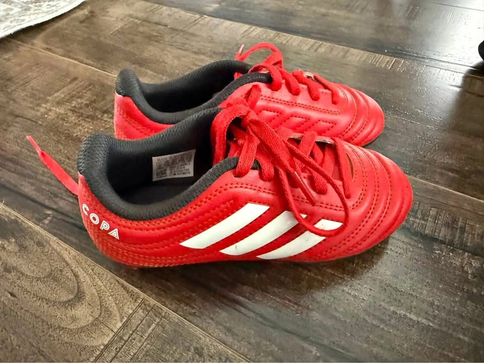 Soccer Shoes - Boys Cleats/Futsal/Turf