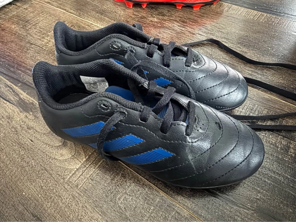 Soccer Shoes - Boys Cleats/Futsal/Turf - photo 3