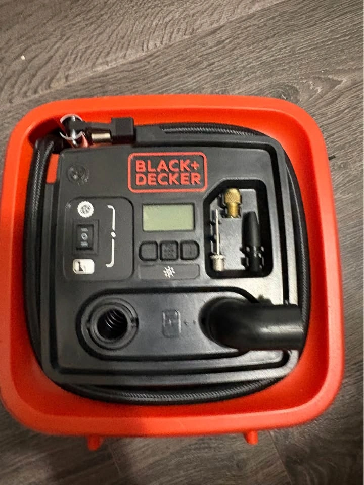Black + Decker 12V DC Inflator - photo 2