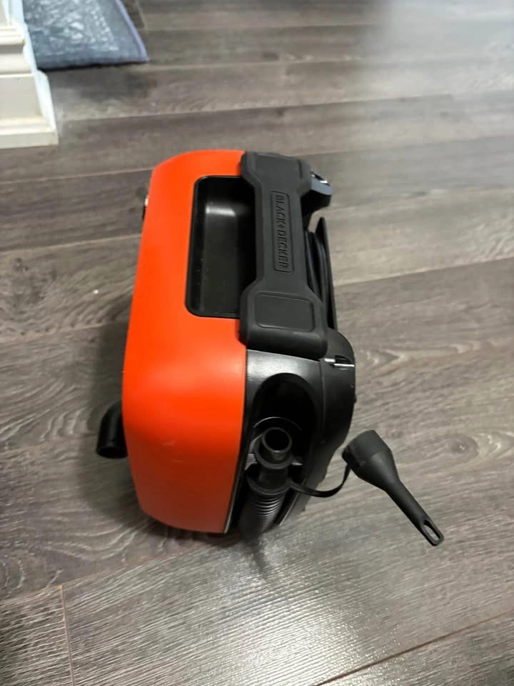 Black + Decker 12V DC Inflator - photo 3