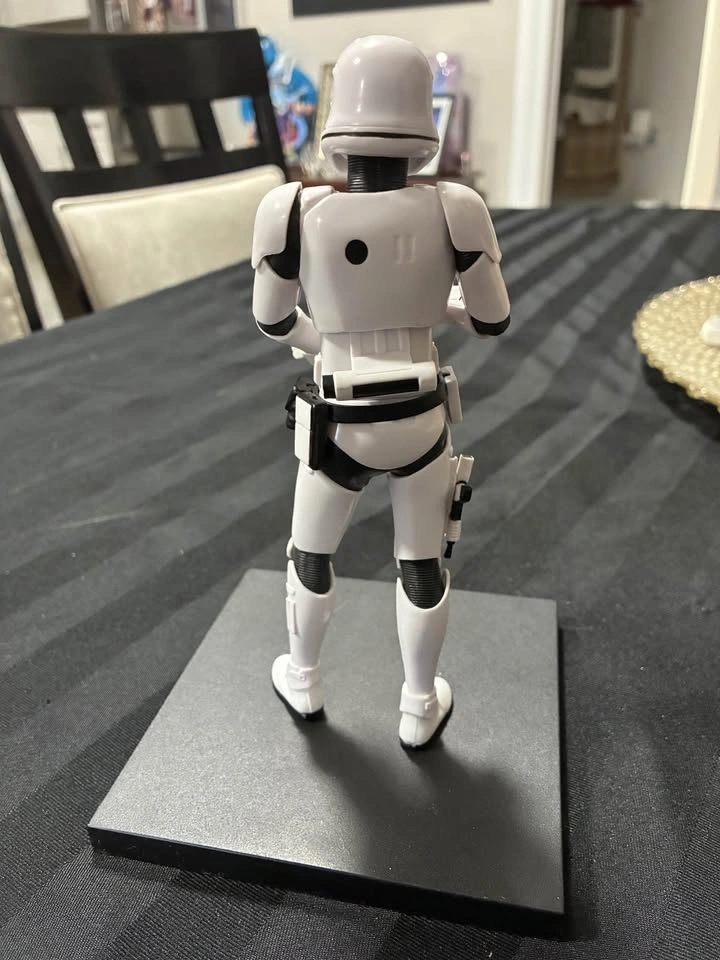 Kotobukiya Star Wars First Order Stormtrooper ARTFX+ 1/10 Scale - photo 2