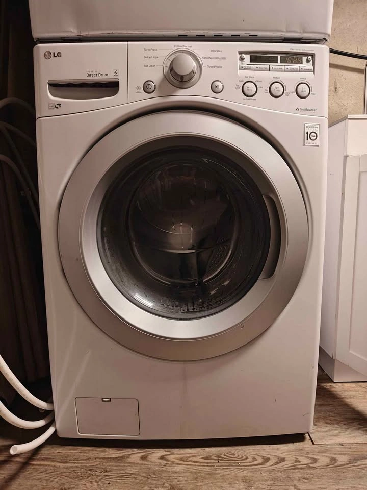 LG Washer and Dryer Set - photo 2