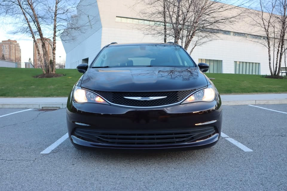 2017 Chrysler Pacifica Touring - photo 2