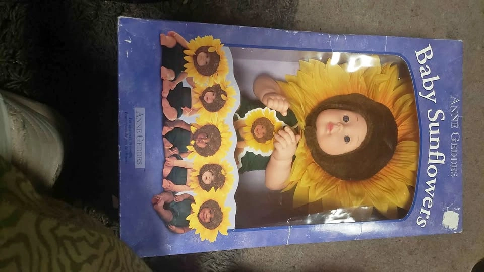Baby sunflower vintage 1999 doll