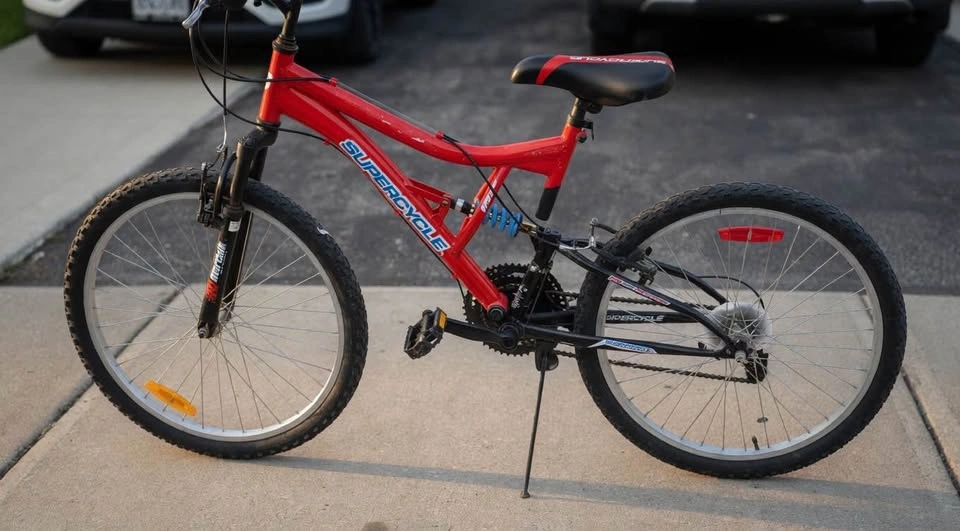 Red Youth Mountain Bike - photo 2